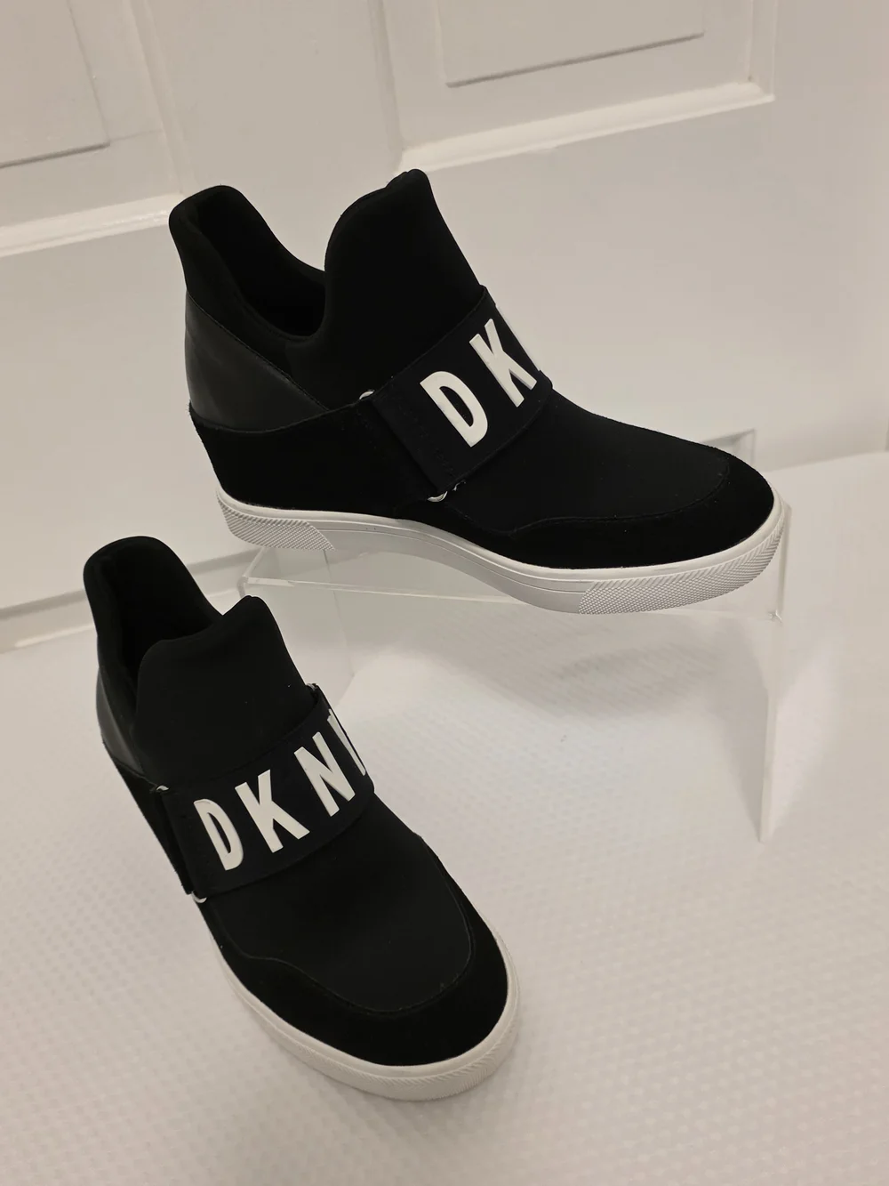 DKNY Black & White 